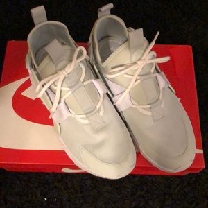 W Nike Air Huarache City Low